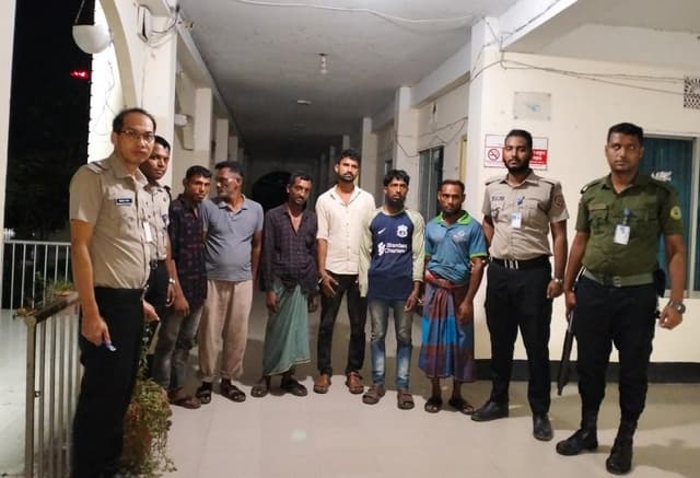 নোয়াখালীতে মাদকবিরোধী অভিযানে ১১ জনের কারাদণ্ড