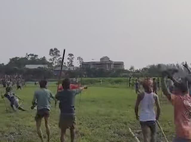 ব্রাহ্মণবাড়িয়ায় শসা চুরি নিয়ে সংঘর্ষ: আহত শতাধিক, পুলিশ মোতায়েন ! 