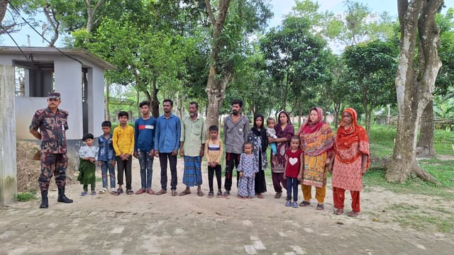 বিরামপুর সীমান্ত দিয়ে নারী-শিশুসহ ১৫ বাংলাদেশিকে ঠেলে পাঠালো বিএসএফ