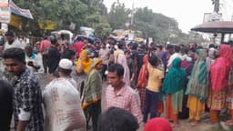 নওগাঁয় হানিফ বাসের ধাক্কায় প্রাণ গেল মোটর মেকানিকের