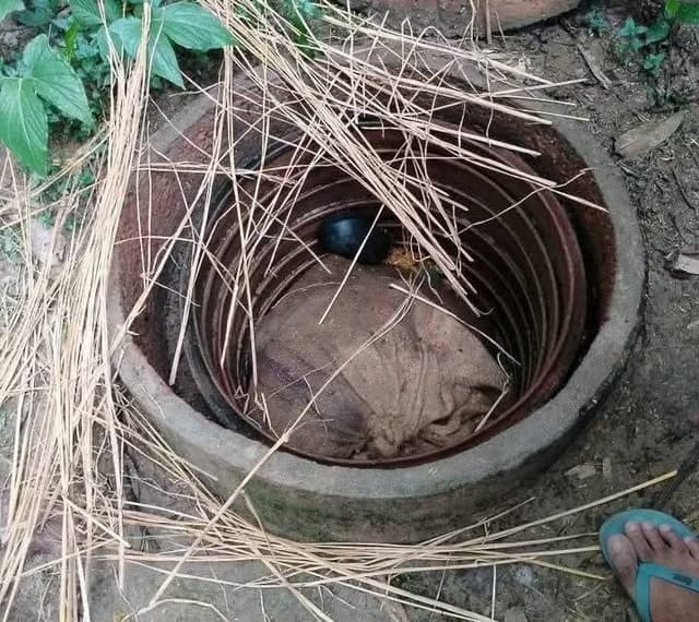 পরিত্যক্ত টয়লেট থেকে গৃহবধুর বস্তাবন্দি লাশ, স্বামী আটক