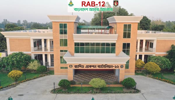 সিরাজগঞ্জে ১৮০ বোতল স্ক্যাফসহ মাদক ব্যবসায়ী গ্রেফতার  