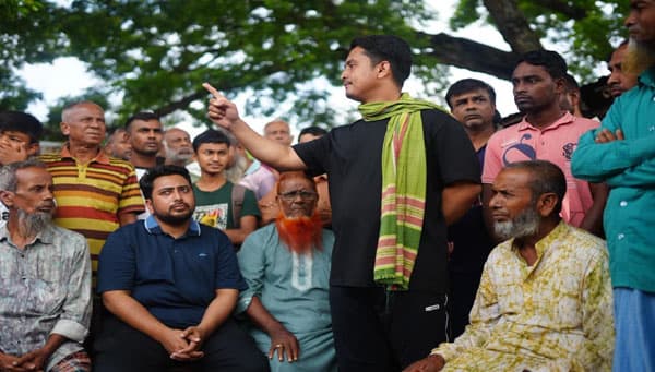 বন্ধুর বাড়ি, বাজার, চা: মফস্বলে এনসিপি নেতাদের আকস্মিক সফর