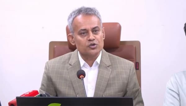 দেশে বাসভাড়া কিলোমিটারে বাড়লো ১১ পয়সা