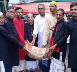 গোয়ালন্দে আশুরায় ১০ ইমামবাড়িতে হোসাইন ফাউন্ডেশনের খাদ্য উপহার