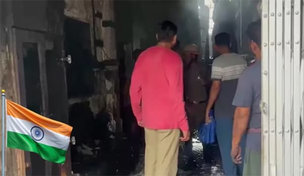 পশ্চিমবঙ্গে হোটেলে ভয়াবহ আগুন, প্রাণ গেল ছয় পুণ্যার্থীর