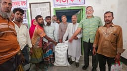 গোয়ালন্দের উজানচরে ২৫০ জেলের মাঝে ভিজিএফ চাউল বিতরণ, জাটকা সংরক্ষণে সরকারি সহায়তা
