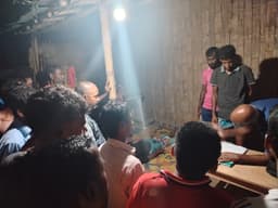 সন্তানের শোকে মানসিক ভারসাম্যহীন পিতা গলায় ফাঁস দিয়ে আত্মহত্যা