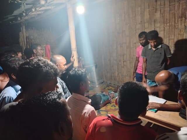 সন্তানের শোকে মানসিক ভারসাম্যহীন পিতা গলায় ফাঁস দিয়ে আত্মহত্যা