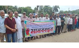 নোয়াখালীতে খাল ভরাটে যাত্রী চাউনি নির্মাণে ব্যবসায়ীদের ক্ষোভ