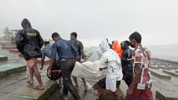 বঙ্গোপসাগরে ট্রলারডুবি, মিলল এক লাশ, নিখোঁজ ৪