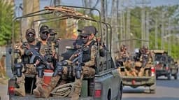 পাকিস্তানে ব্যাংক লুট ও পুলিশ স্টেশনে হামলা, নিহত ১২