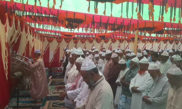 সৌদির সঙ্গে মিল রেখে নোয়াখালীর ছয় গ্রামে ঈদুল ফিতর উদযাপন