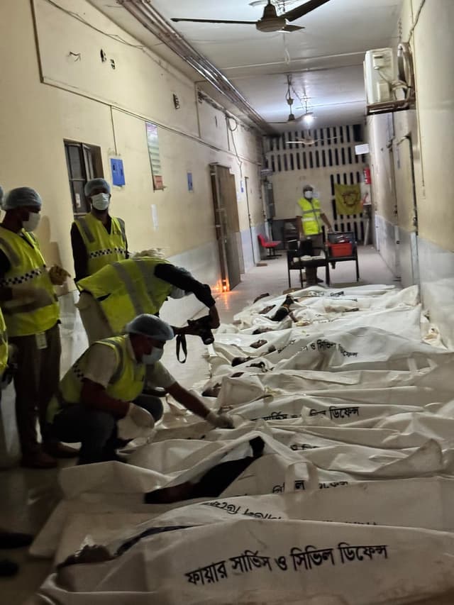 পদ্মায় বাস দুর্ঘটনা: চালক আরমানের মরদেহ উদ্ধার, গুজব নিয়ে পরিবারের ক্ষোভ