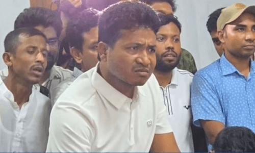 টেবিল চাপড়ে ভিসিকে ধমকালেন, ঢাবি ছাত্রদলের সভাপতি গণেশ চন্দ্র ! 