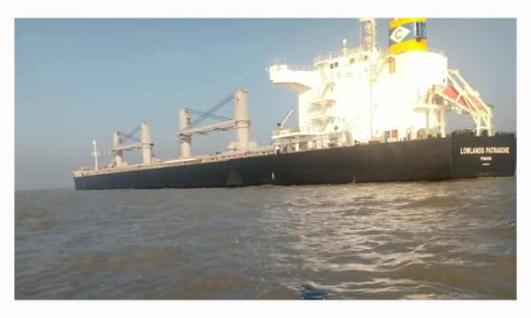 চট্টগ্রাম বন্দরে পৌঁছাল যুক্তরাষ্ট্র থেকে আমদানিকৃত ৬১ হাজার মে:টন গম