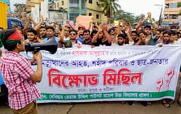 দেবীদ্বারে এনসিপি নেতা হাসনাতকে হুমকির প্রতিবাদে বিক্ষোভ সমাবেশ