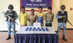 টেকনাফে সোয়া কোটি টাকার ইয়াবাসহ ৪ মাদক কারবারি আটক