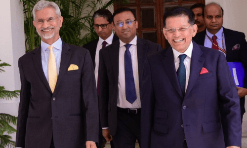 ঢাকা–দিল্লি সম্পর্ক আরও ঘনিষ্ঠ করতে নিবিড় যোগাযোগে থাকার সিদ্ধান্ত