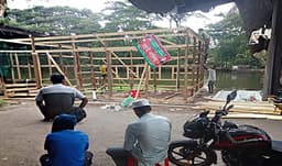 খাস জমিতে ঘর তুলে বিতর্কে কলাপাড়া বিএনপির নেতা