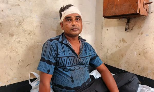 রাজাপুরে বিকাশ এজেন্টকে কুপিয়ে সাড়ে সাত লাখ টাকা ছিনতাই