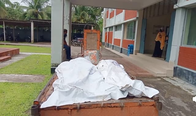 ইন্দুরকানীতে ইউপি সদস্য ও ভাবিকে কুপিয়ে হত্যা: স্ত্রী গুরুতর আহত 