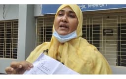 আত্মহত্যার চিরকুট হাতে নিয়ে হাকিমপুর প্রকৌশলী অফিসে কল্পনা 