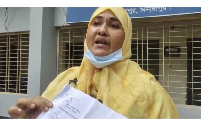 আত্মহত্যার চিরকুট হাতে নিয়ে হাকিমপুর প্রকৌশলী অফিসে কল্পনা 