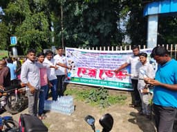 পরীক্ষার্থীদের পাশে ঠাকুরগাঁও ছাত্রদলের মানবিক হেল্প ডেস্ক