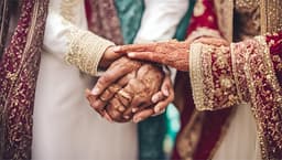প্রেমিকের সাথে পালাল মা, বাবার বিয়ে আয়োজন করল ছেলে !