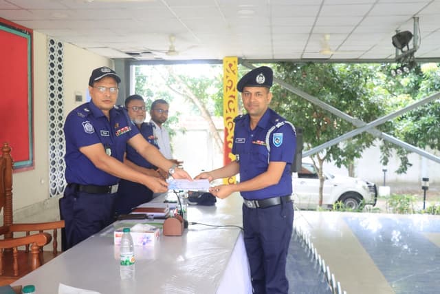 ভূরুঙ্গামারীর ওসি আল হেলাল মাহমুদ কুড়িগ্রামে শ্রেষ্ঠ ওসি নির্বাচিত