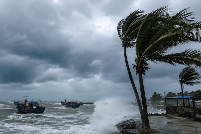 উপকূলে ঝোড়ো হাওয়ার শঙ্কা, ৩ নম্বর সংকেত বহাল