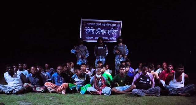 হাতিয়ায় কোস্টগার্ডের অভিযানে ১০ কোটি টাকার জালসহ ৩৩ জেলে আটক