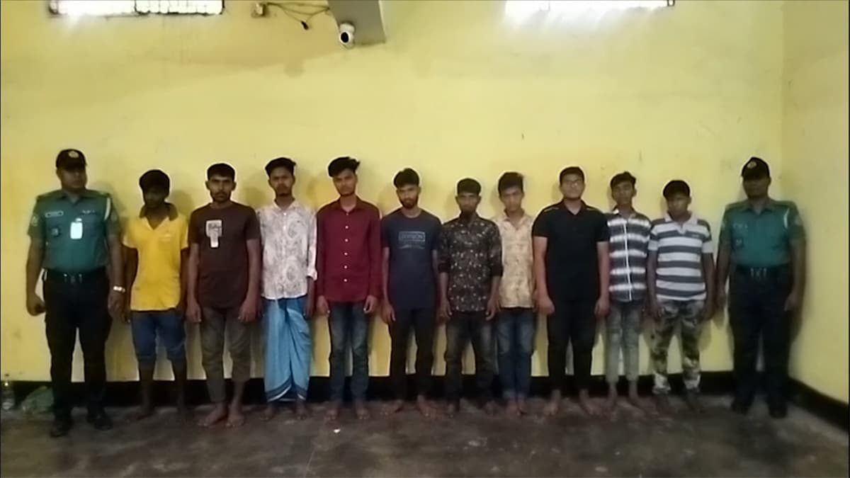 গাজায় গণহত্যার প্রতিবাদে সহিংস বিক্ষোভ, গ্রেপ্তার ৭২