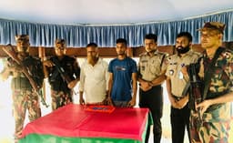 হিলি সীমান্তে ইয়াবাসহ দুই মাদককারবারি গ্রেফতার