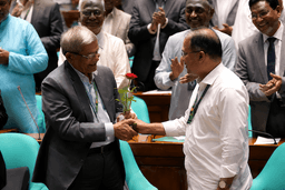 ফুল দিয়ে নতুন রাষ্ট্রপতিকে অভিনন্দন তারেক রহমানের
