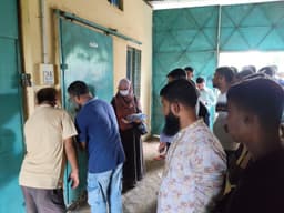 জয়পুরহাটে লাইসেন্সবিহীন ভেটেরিনারি ওষুধ কারখানা সিলগালা