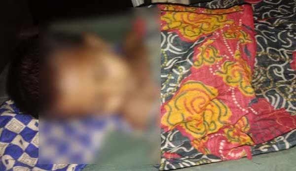ঠেলাগাড়ির ধান উল্টে প্রাণ গেল শিশুর 