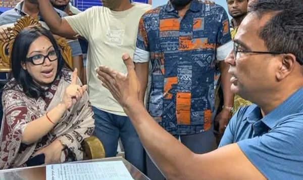 রুমিন ফারহানা ও সরাইল থানার ওসির বাদানুবাদ, পুলিশের জিডি