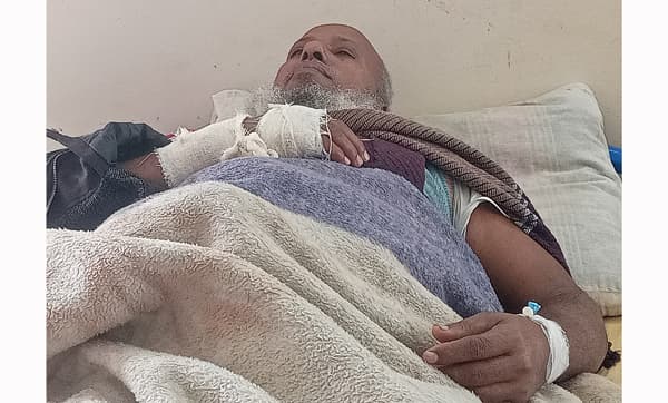 কাউখালীতে মাদক কারবারে বাধা, ইউপি সদস্যকে কুপিয়ে জখম