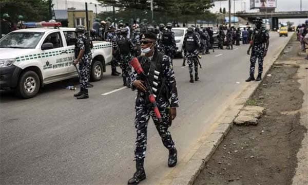 নাইজেরিয়ায় বন্দুকধারীদের হামলায় নিহত অন্তত বত্রিশ জন