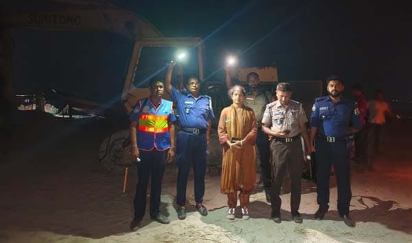 দৌলতদিয়ায় অভিযোগের পর মাঠে প্রশাসন, জব্দ বালু কাটার যন্ত্র