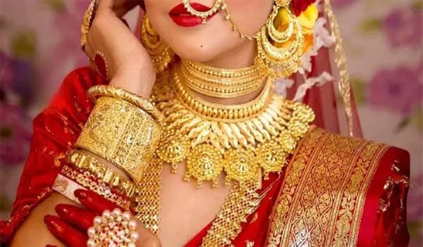 শক্তিশালী ডলারের চাপে আন্তর্জাতিক বাজারে স্বর্ণের দরপতন