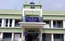 মুলাদীতে স্বেচ্ছাসেবক দলের বাধায় বিচারপ্রার্থী মুক্তিযোদ্ধা এবং আইনজীবী অবরুদ্ধ