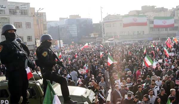 ইরান ছাড়তে মার্কিন নাগরিকদের জরুরি নির্দেশ যুক্তরাষ্ট্রের