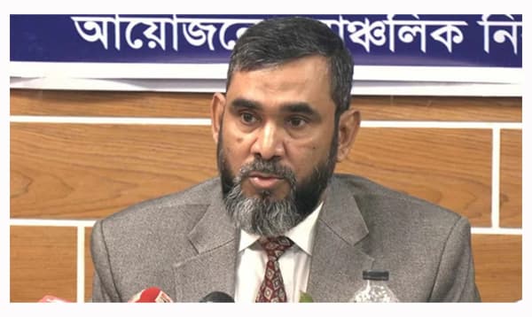 স্বচ্ছ নির্বাচনে গণমাধ্যমের বিকল্প নেই: নির্বাচন কমিশনার সানাউল্লাহ