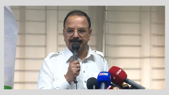ফ্যাসিবাদ বিদায়, কিন্তু গণতন্ত্র এখনও দূরে-গয়েশ্বর চন্দ্র রায়