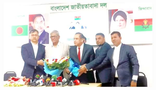 বহুদলীয় ঘুরপাক শেষে রেজা কিবরিয়ার বিএনপি যোগদান