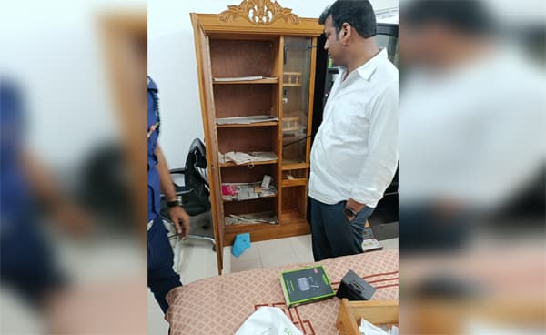 গোয়ালন্দে দিনে-দুপুরে এ্যাসিল্যান্ডের সরকারি বাসভবনে চুরি