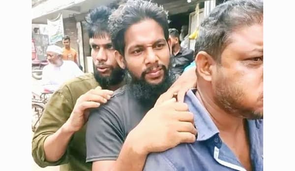 ২৮ ঘণ্টা পর অপহরণকারীদের কাছ থেকে পালিয়ে ফিরলেন হাফেজ